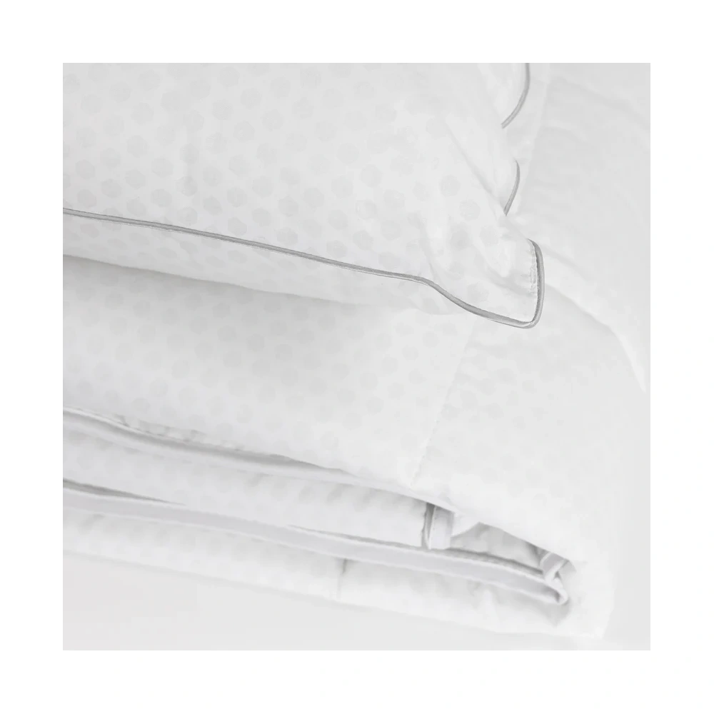 wendre-quilt-touch-of-cool-white-15x200-4743290035067-2160x2160-5_jpg.webp