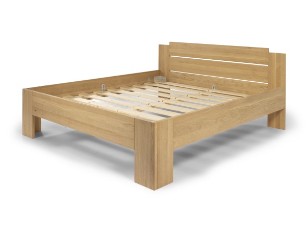 Tammepuidust voodi Lynne