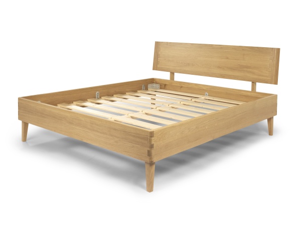 Tammepuidust voodi Milo