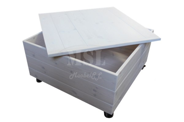 Kast ratastel