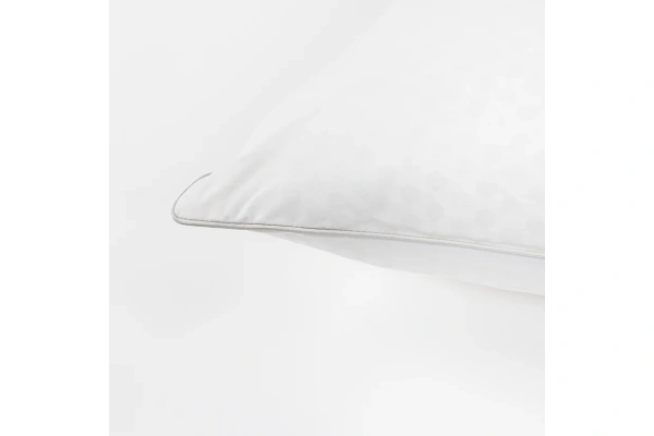 wendre-pillow-touch-of-cool-white-50x60-4743290035081-2160x2160-5_jpg.webp