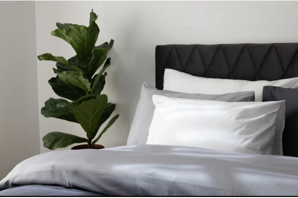 phb-silky-satin-bedlinen-set-light-grey-iron-grey_jpeg.webp